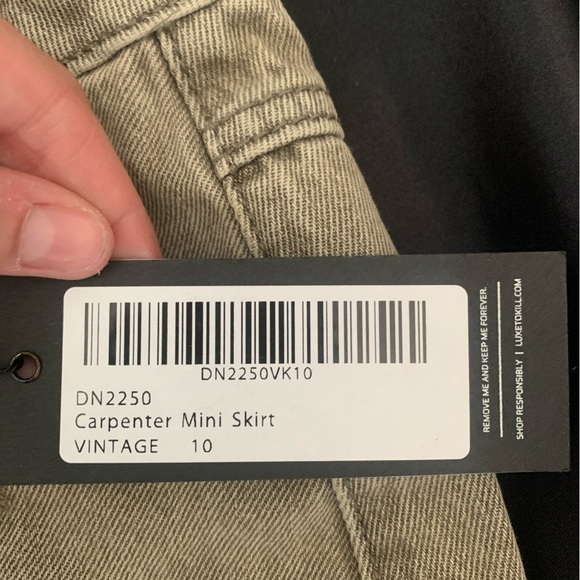 Luxe to Kill Carpenter Skirt - Picture 4 of 4